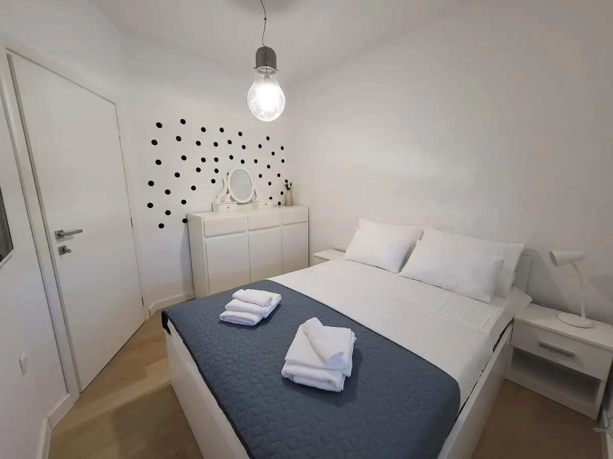 Villa Antea Labinci 0*,  Croatia