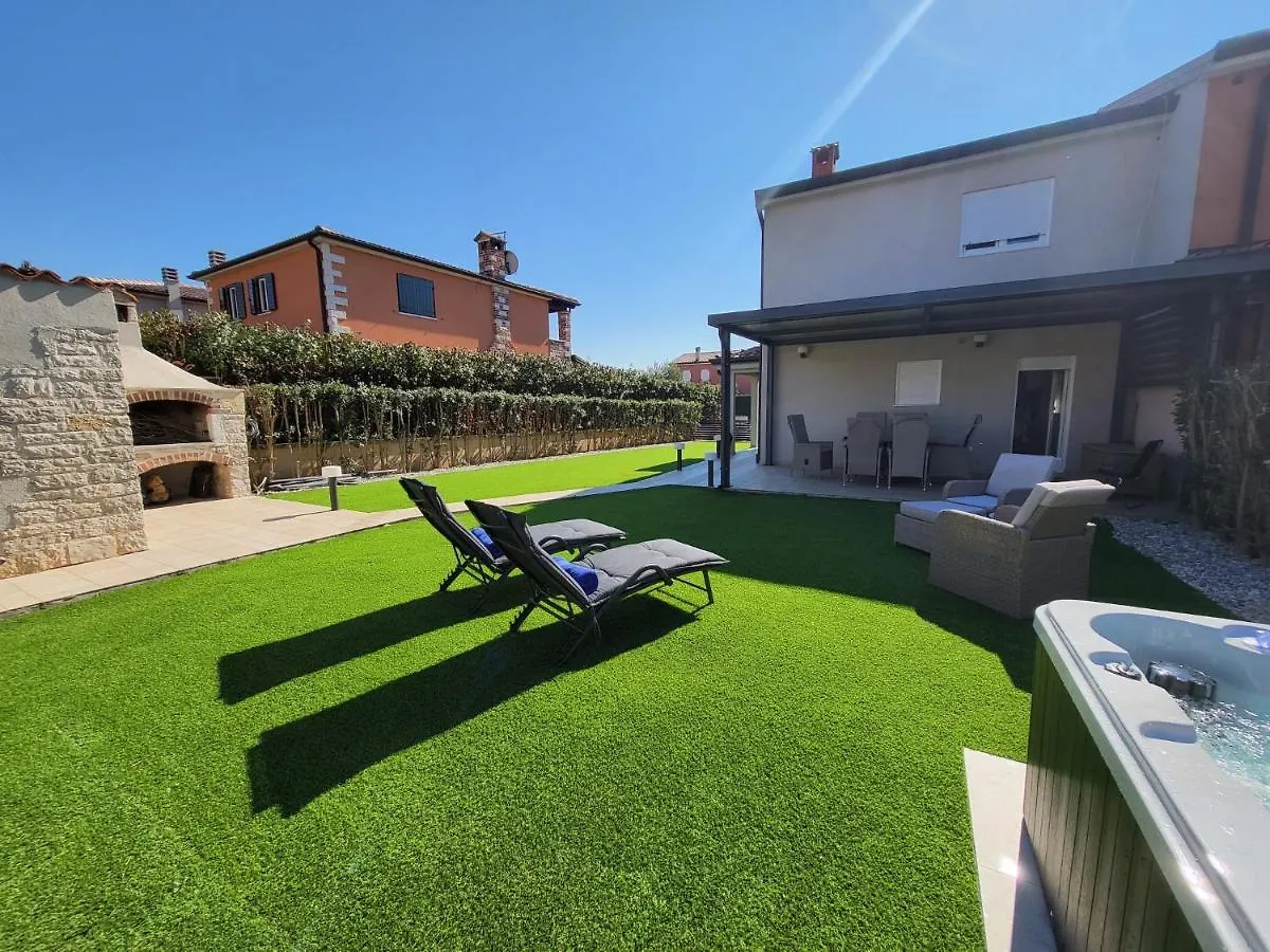 Villa Antea Labinci 0*,